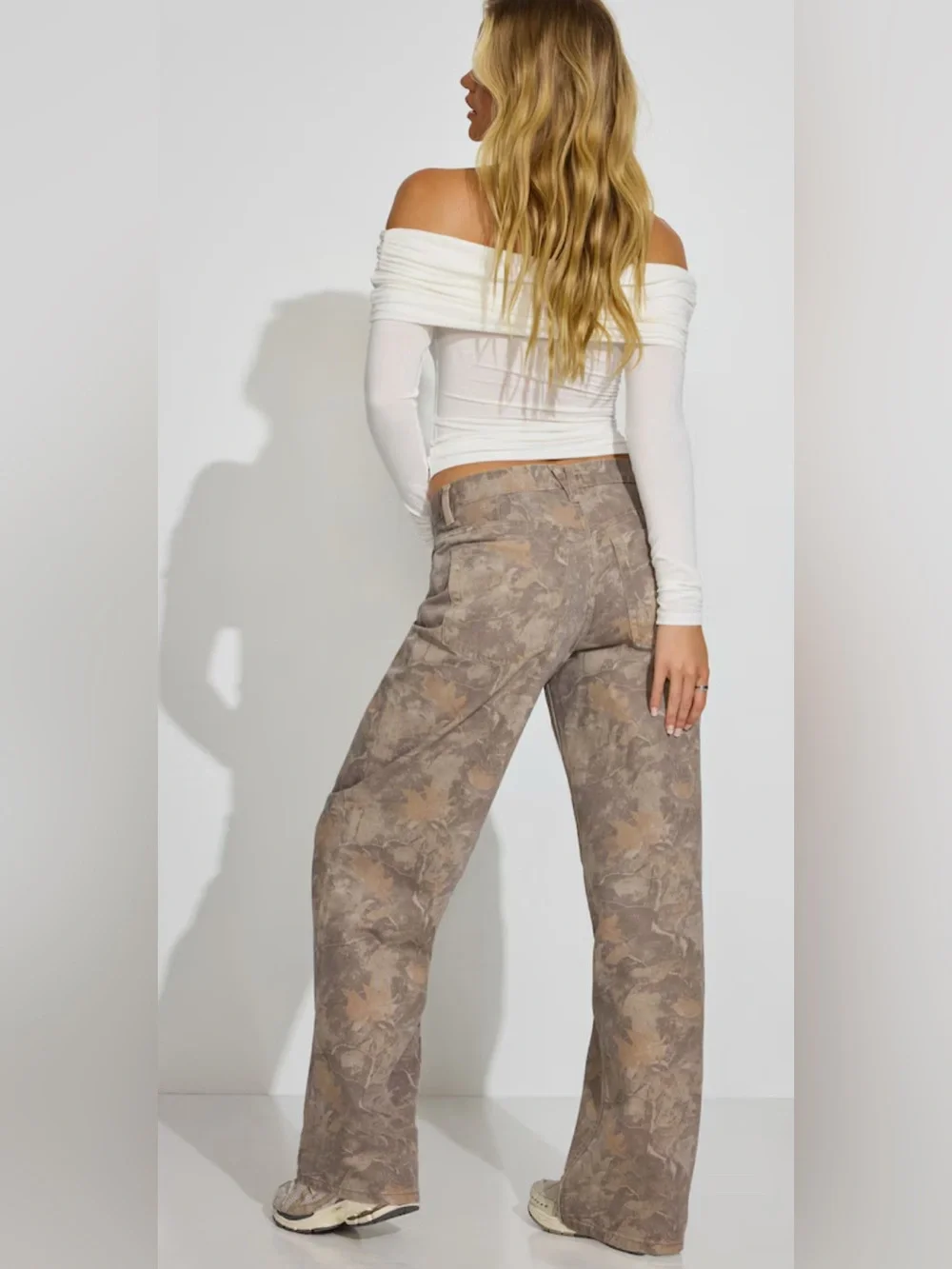 Garage Camo Low Rise Baggy Pants - Picture 2 of 6